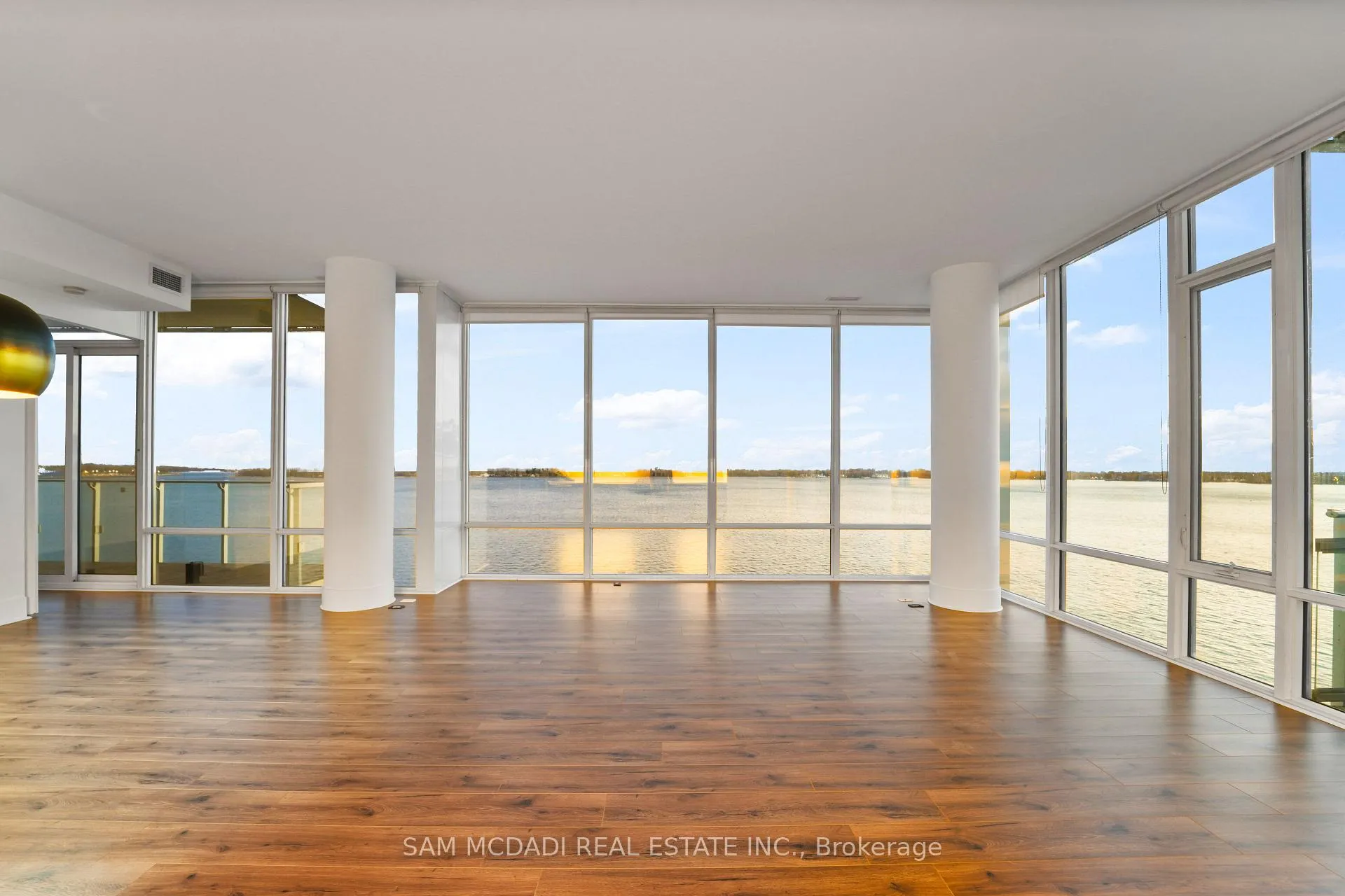 Photo 10 of Unit 914, 29 Queens Quay E, Toronto, Waterfront Communities — HOMEH