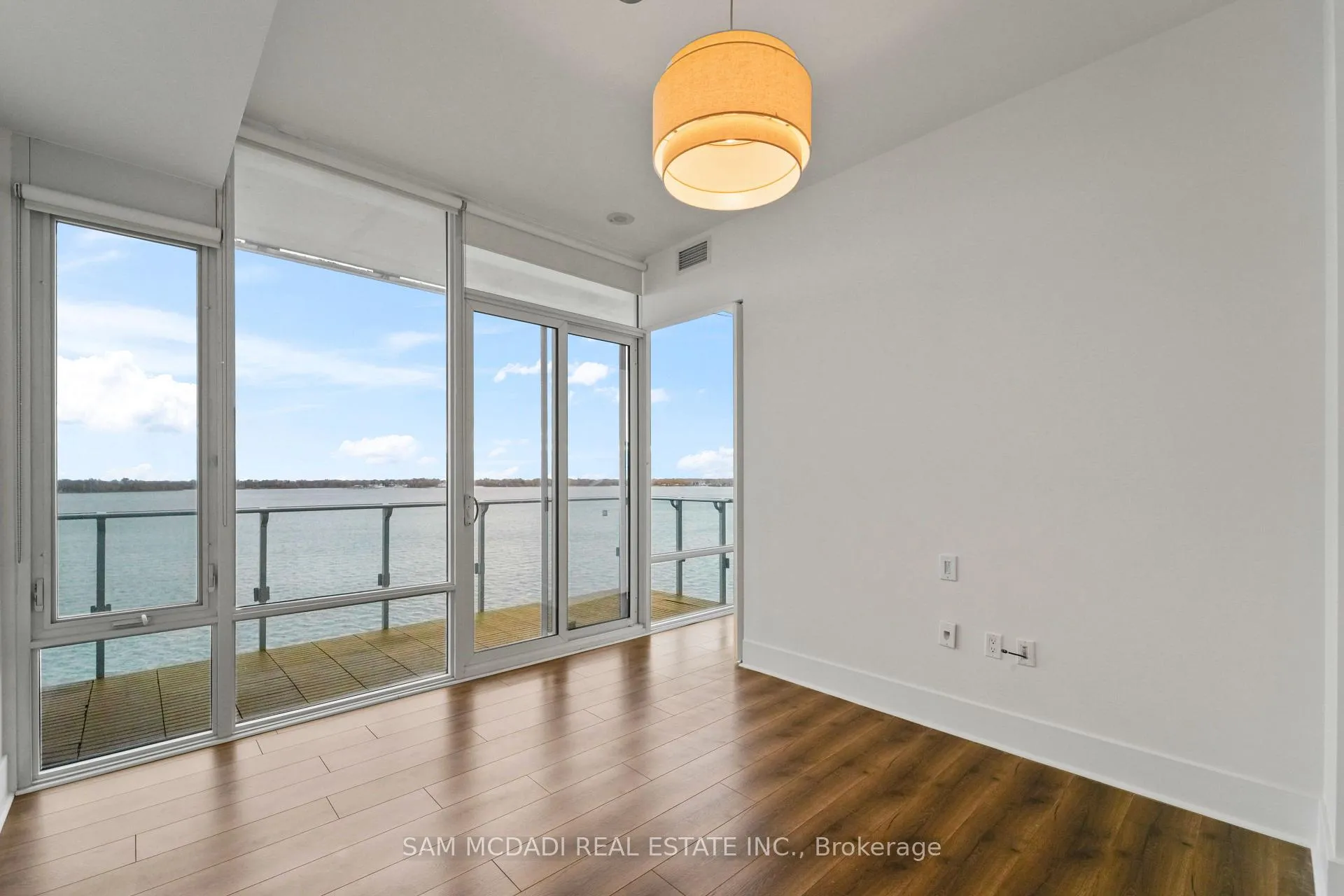 Photo 15 of Unit 914, 29 Queens Quay E, Toronto, Waterfront Communities — HOMEH