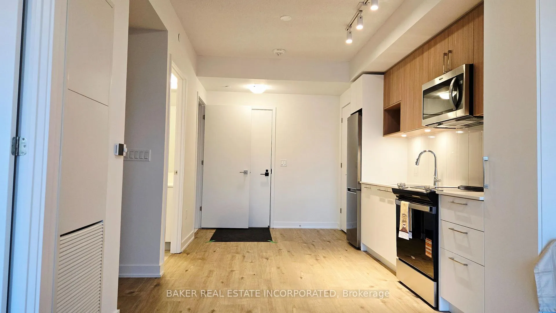 Photo 13 of Unit 316, 500 Plains Road E, Burlington, LaSalle — HOMEH