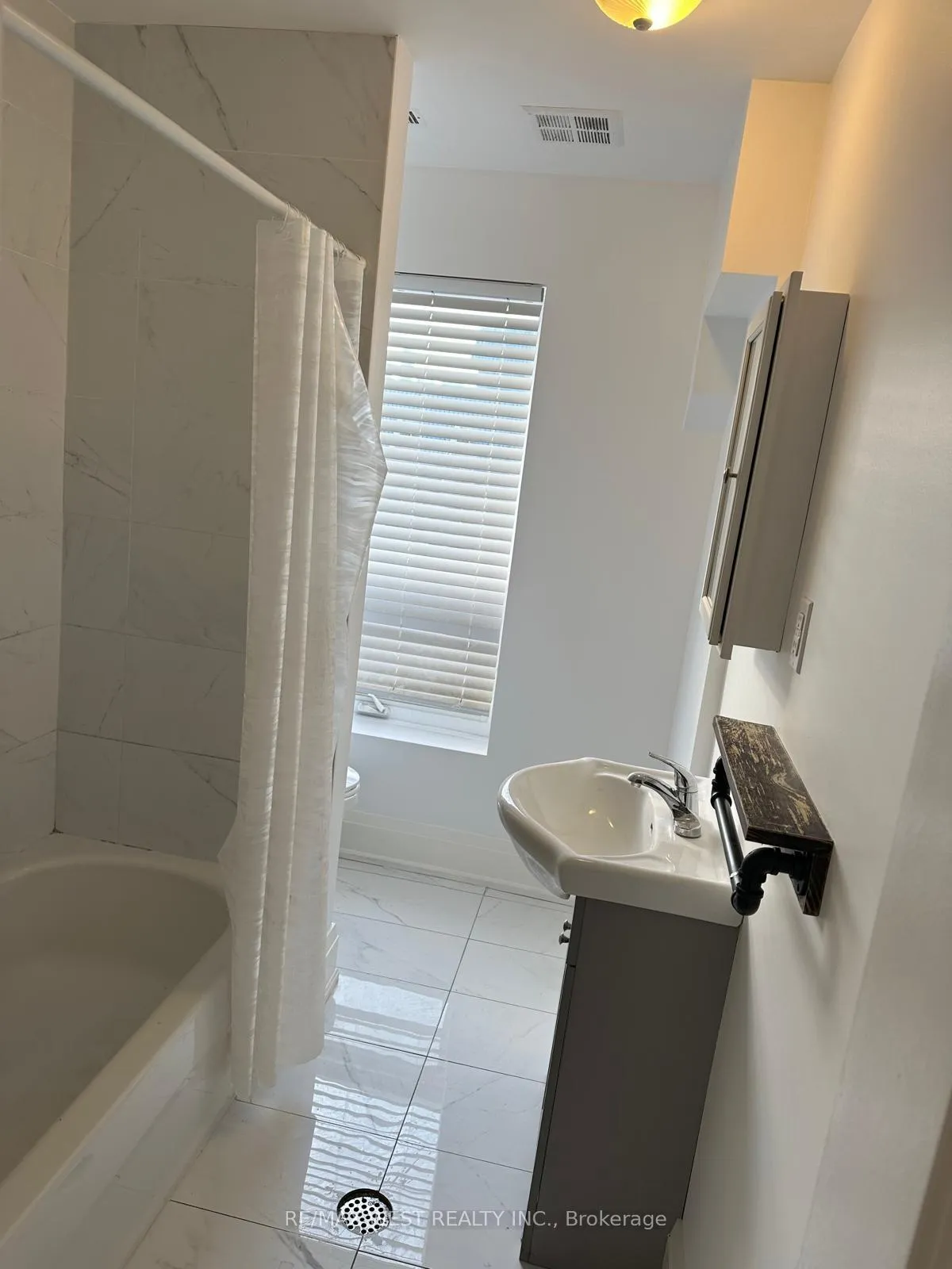Photo 9 of Unit 4, 398 College Street, Toronto, University — HOMEH