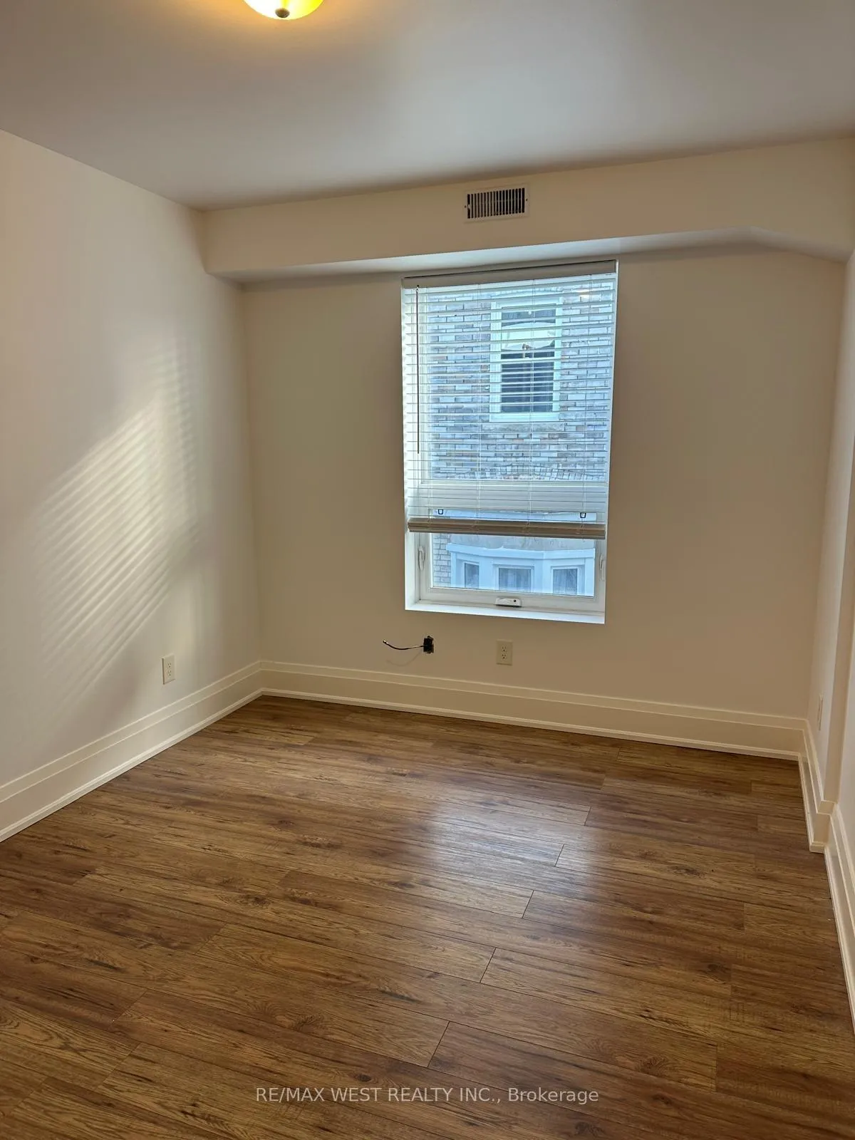 Photo 10 of Unit 4, 398 College Street, Toronto, University — HOMEH