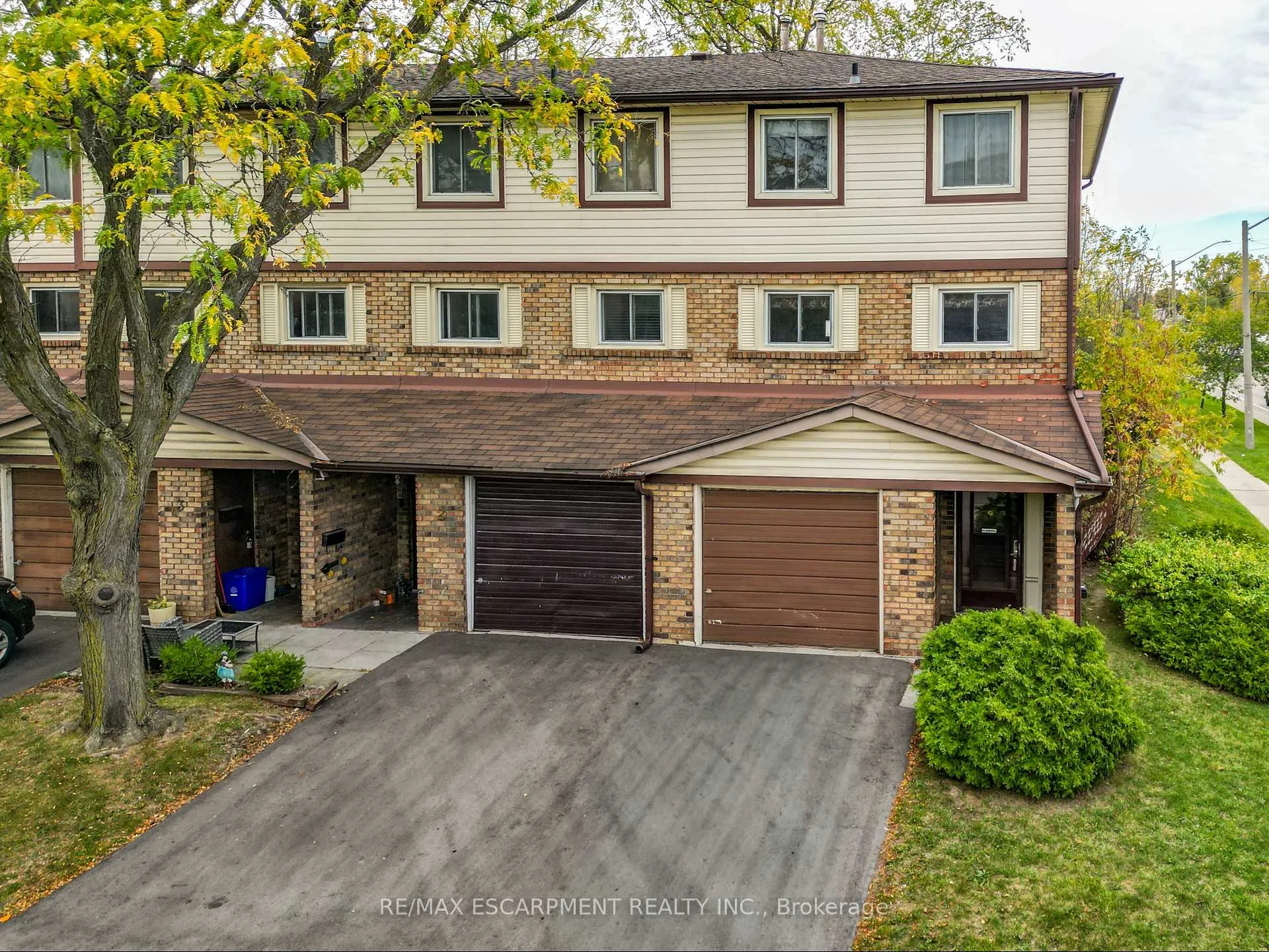 Front of Unit 1, 34 Bow Valley Drive