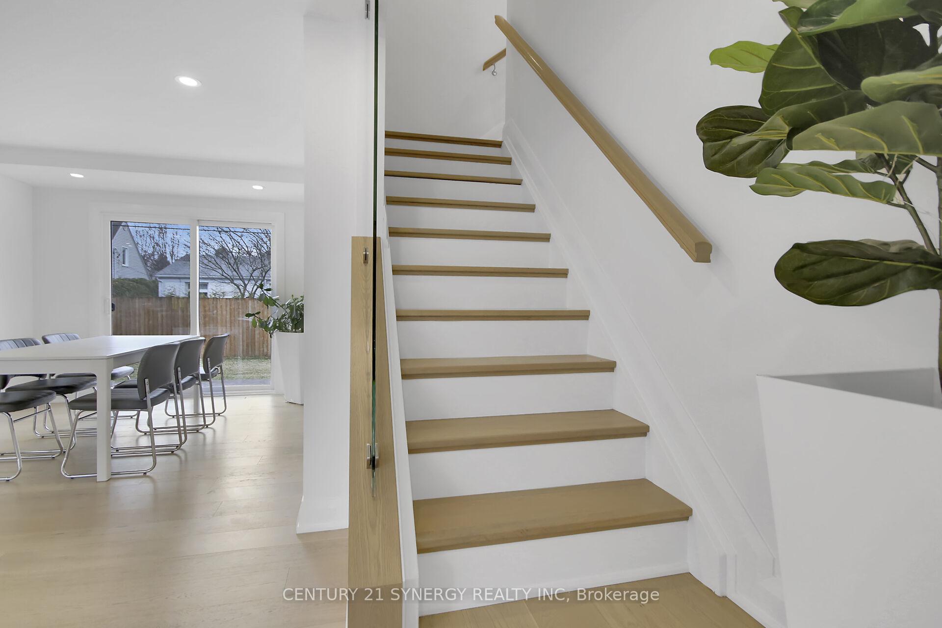 Photo 15 of 16 Glenridge Road, Ottawa, Meadowlands/Crestview — HOMEH