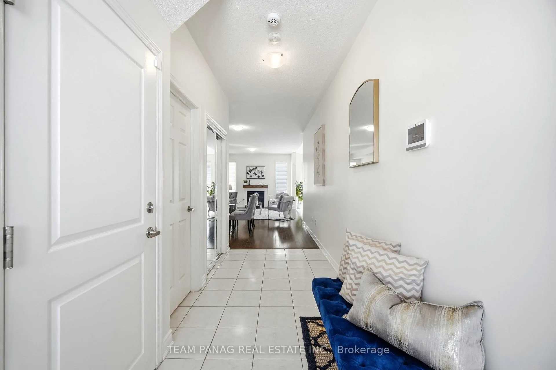 Photo 6 of 414 Royal West Drive, Brampton, Credit Valley — HOMEH