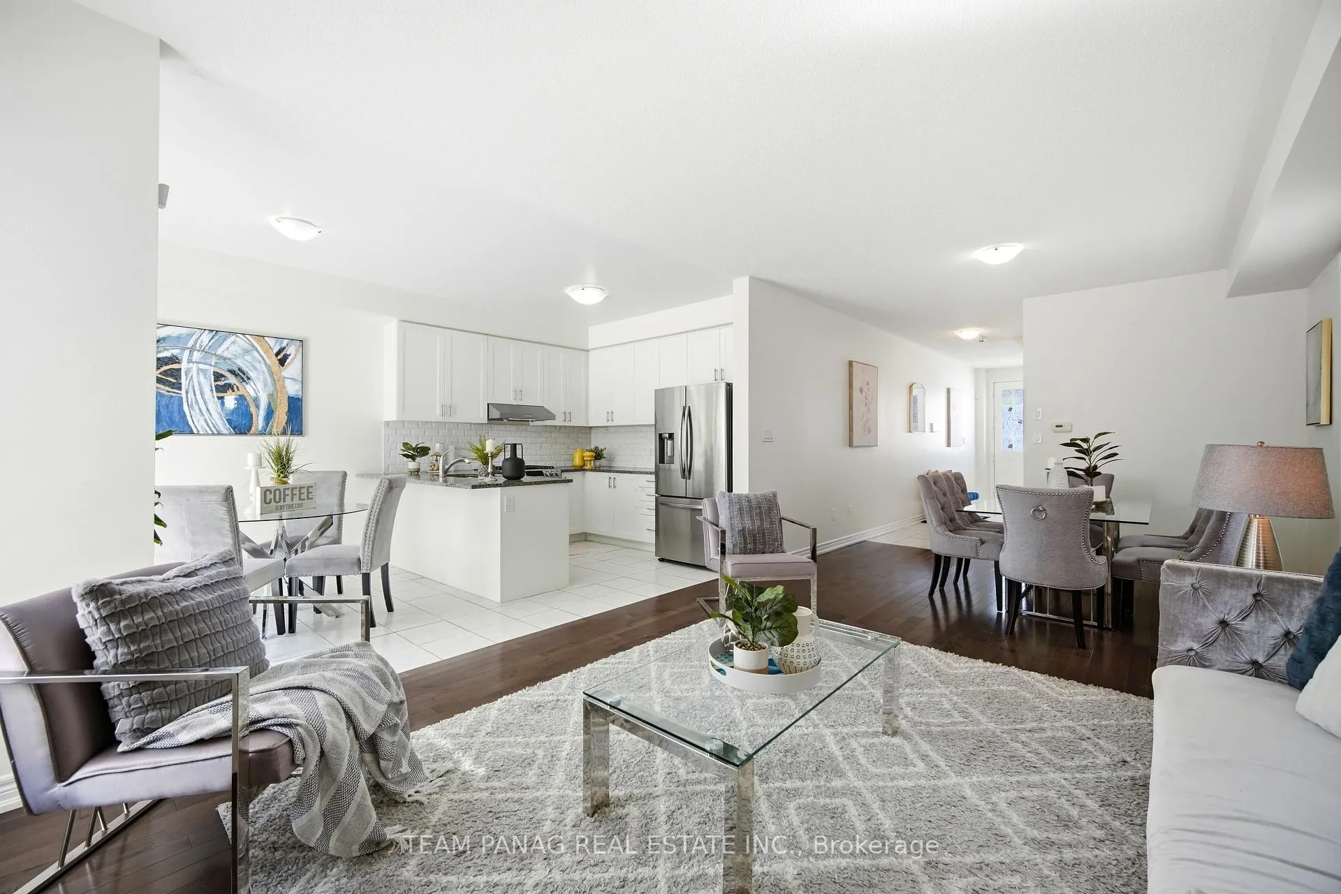 Photo 13 of 414 Royal West Drive, Brampton, Credit Valley — HOMEH
