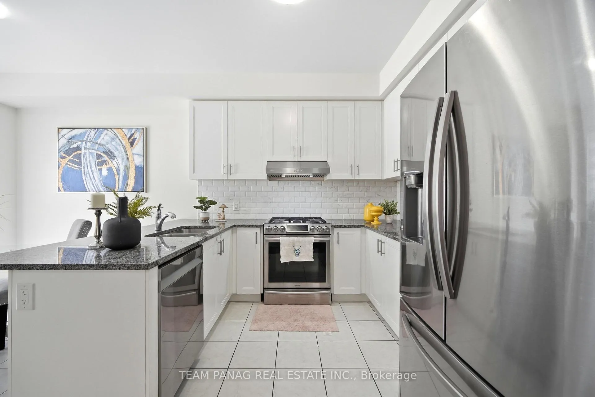 Photo 15 of 414 Royal West Drive, Brampton, Credit Valley — HOMEH