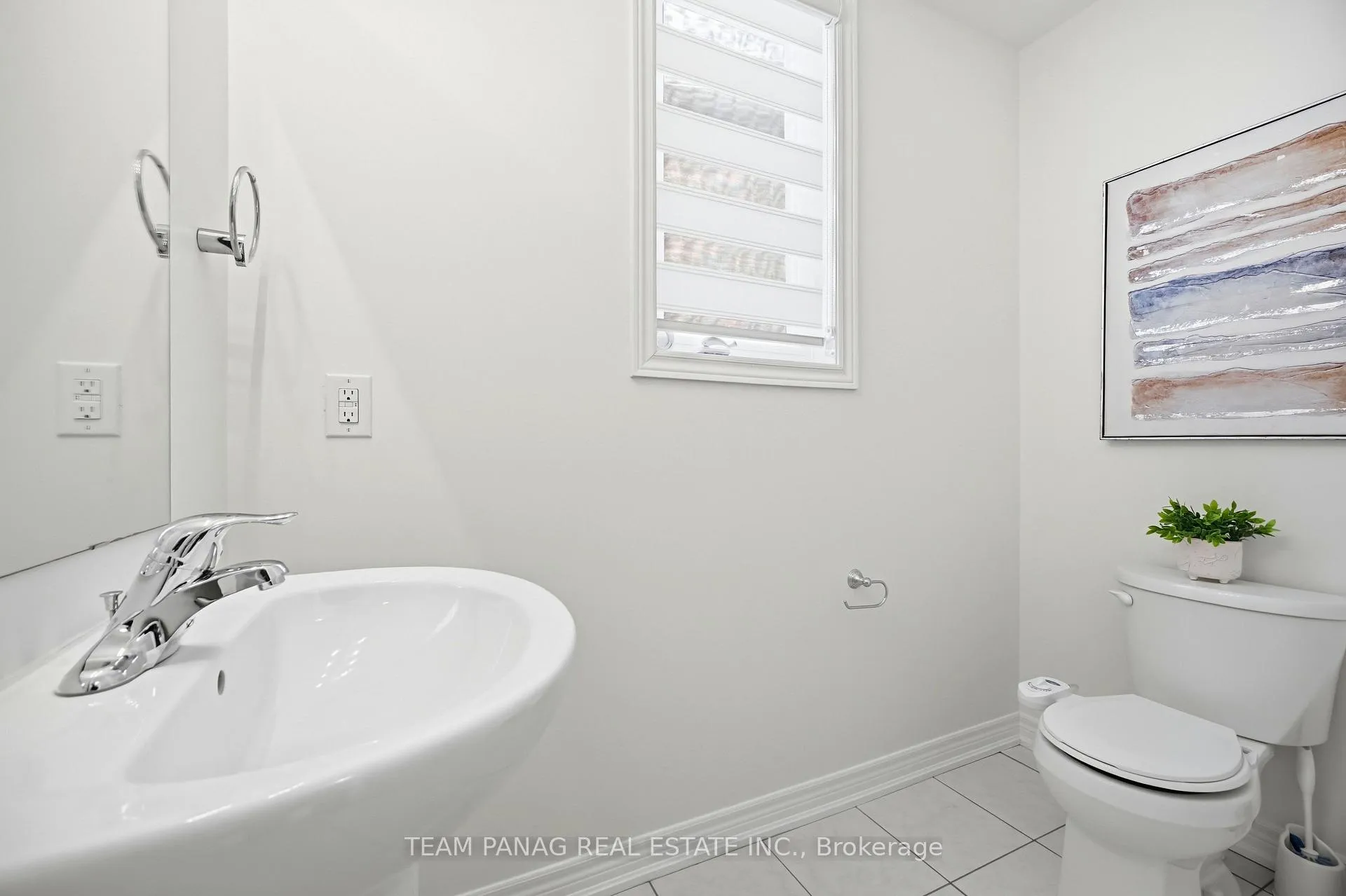 Photo 17 of 414 Royal West Drive, Brampton, Credit Valley — HOMEH