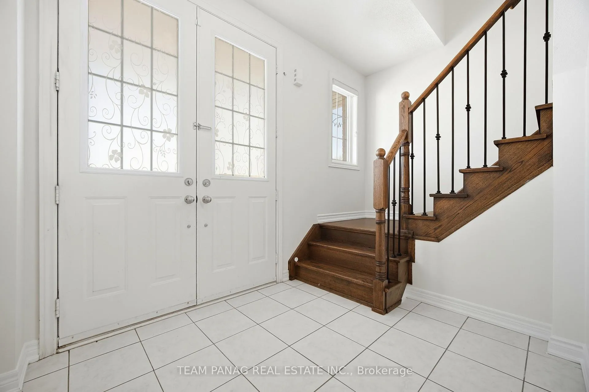 Photo 18 of 414 Royal West Drive, Brampton, Credit Valley — HOMEH