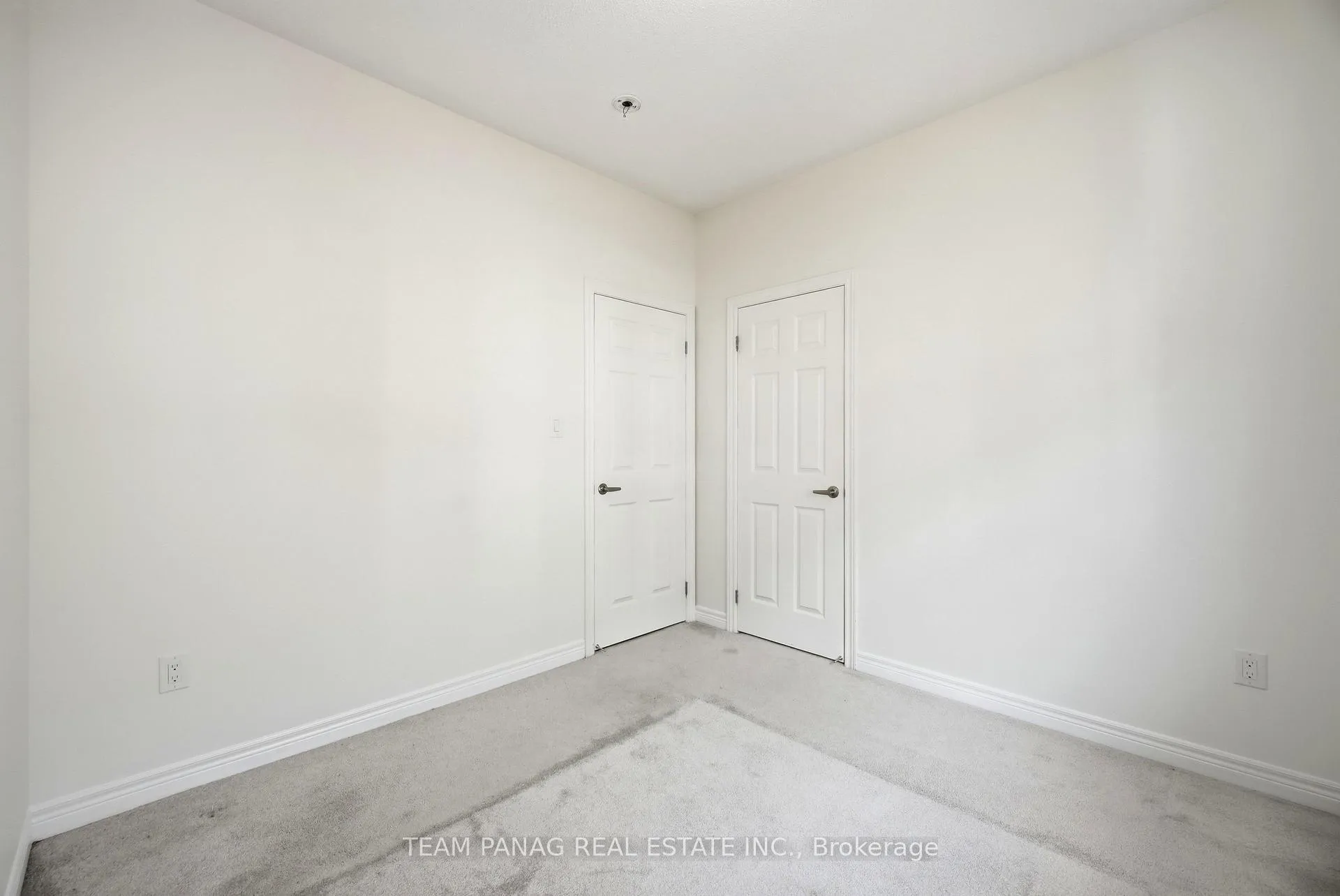 Photo 27 of 414 Royal West Drive, Brampton, Credit Valley — HOMEH