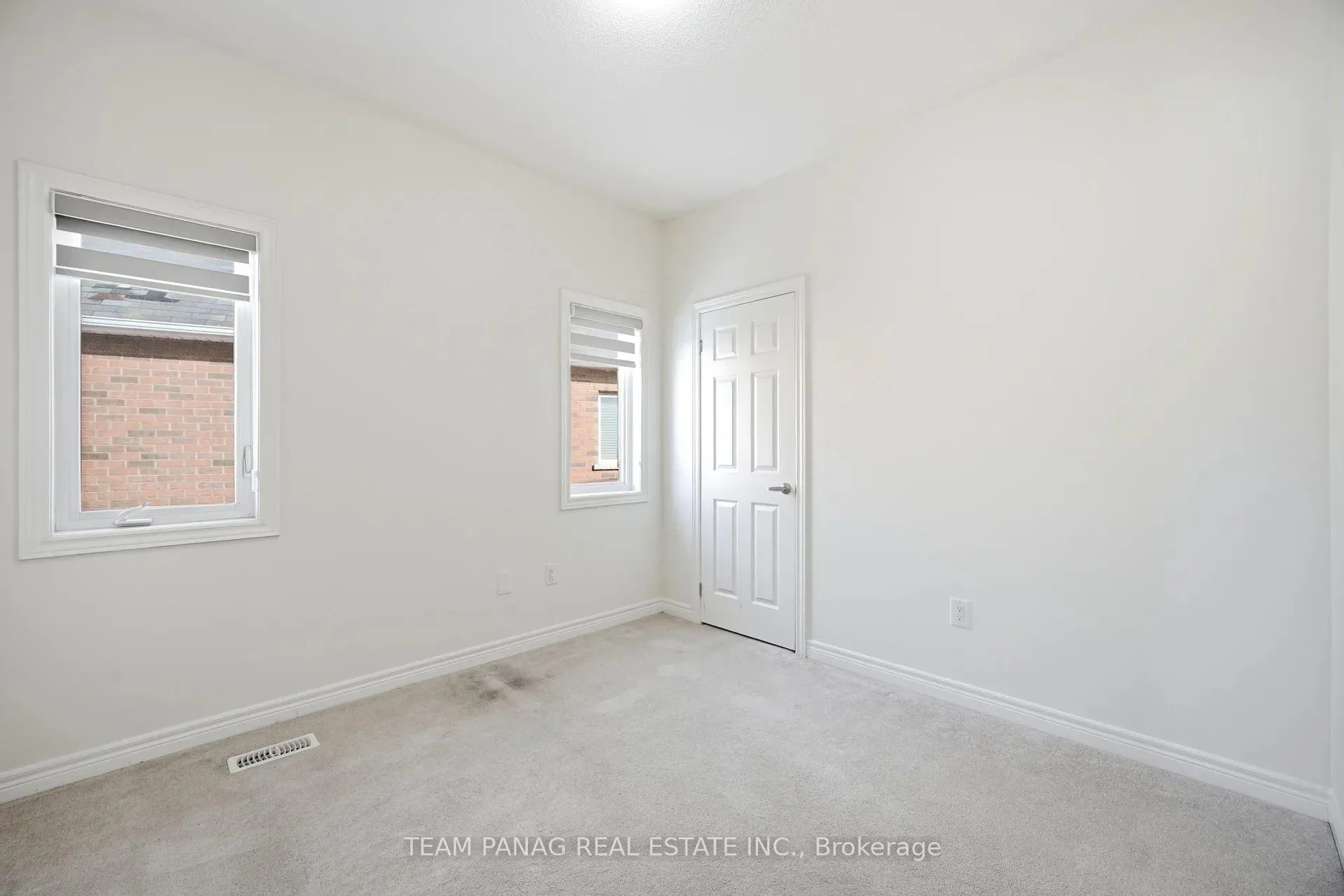Photo 30 of 414 Royal West Drive, Brampton, Credit Valley — HOMEH