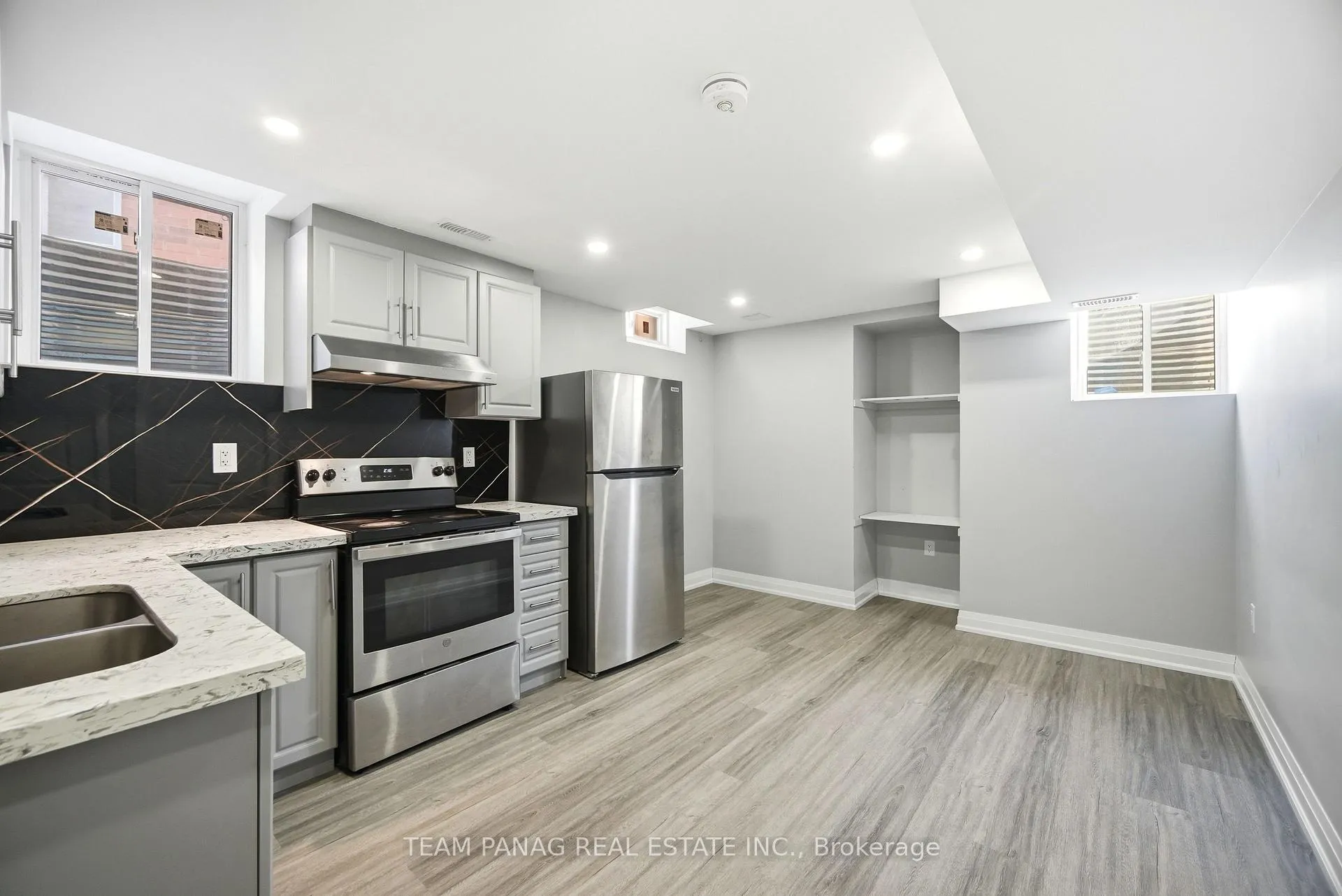 Photo 36 of 414 Royal West Drive, Brampton, Credit Valley — HOMEH