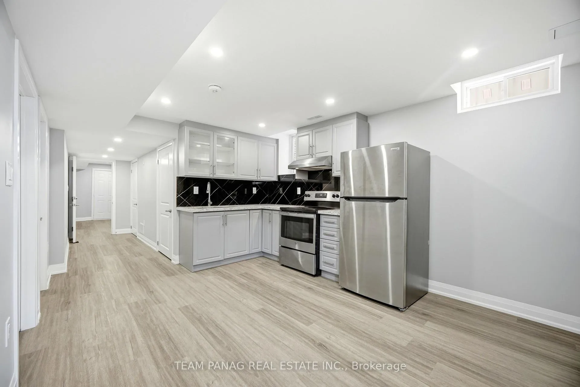 Photo 38 of 414 Royal West Drive, Brampton, Credit Valley — HOMEH