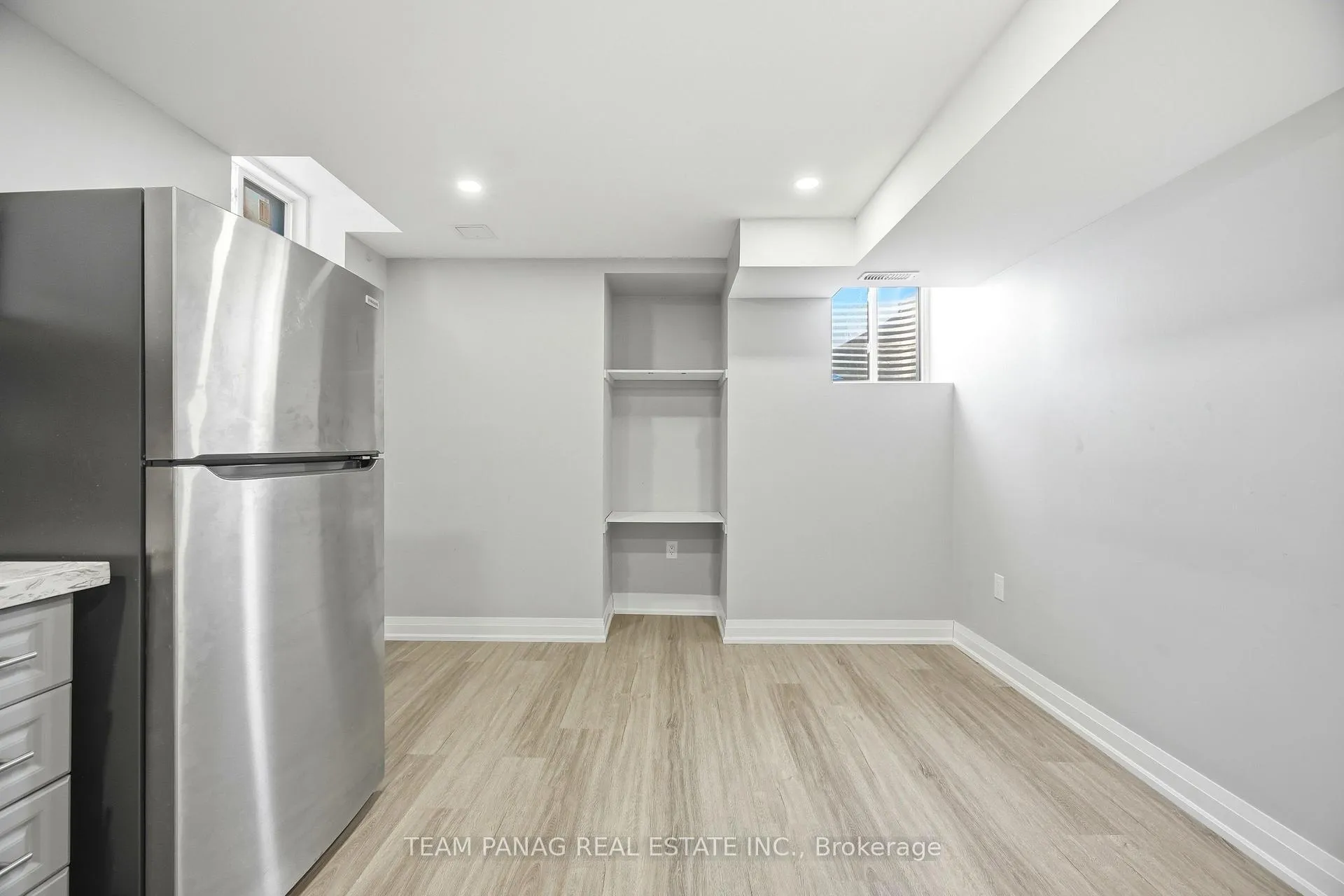 Photo 39 of 414 Royal West Drive, Brampton, Credit Valley — HOMEH