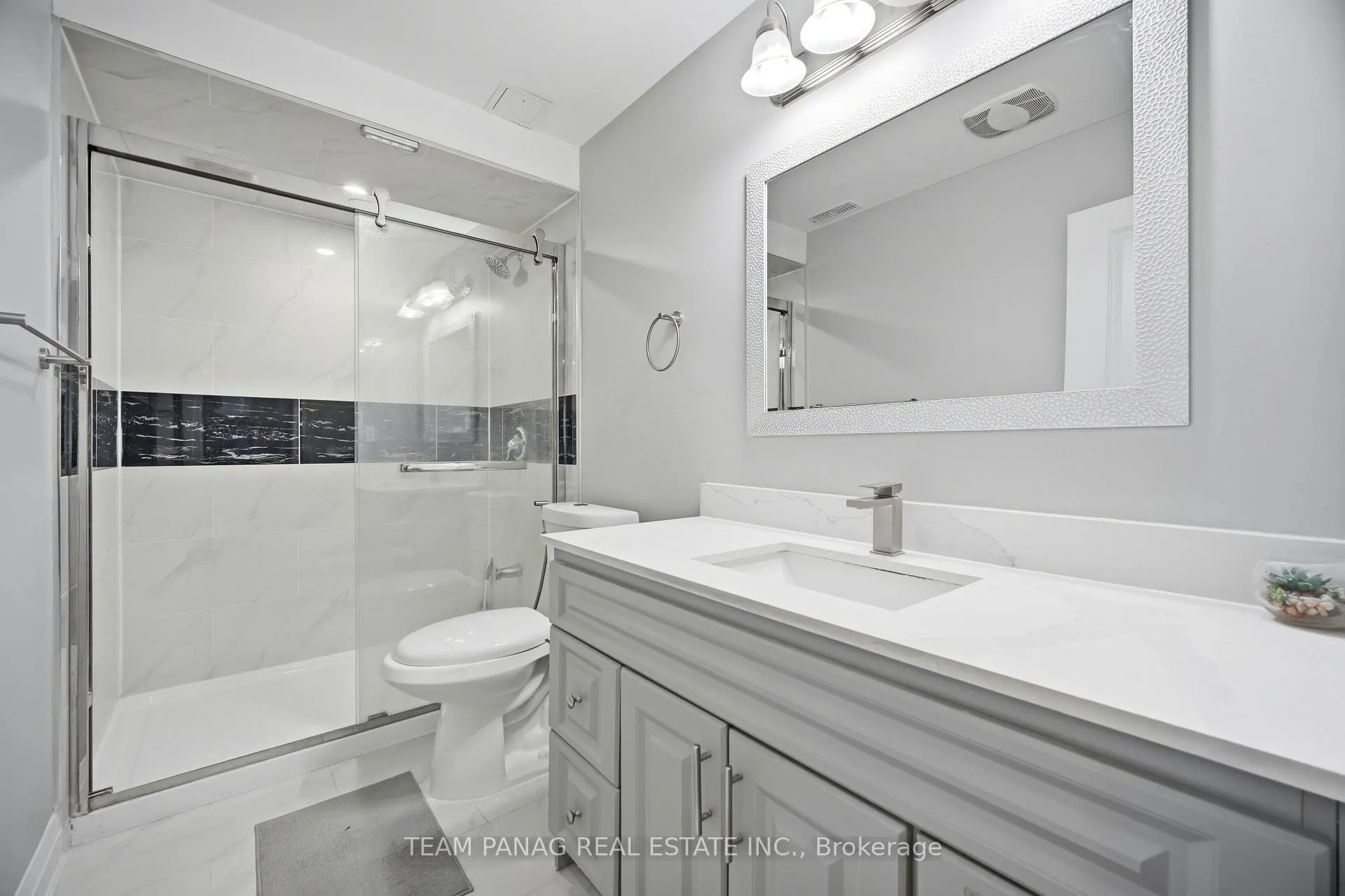 Photo 42 of 414 Royal West Drive, Brampton, Credit Valley — HOMEH