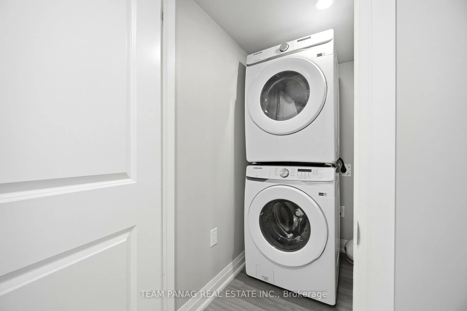 Photo 43 of 414 Royal West Drive, Brampton, Credit Valley — HOMEH