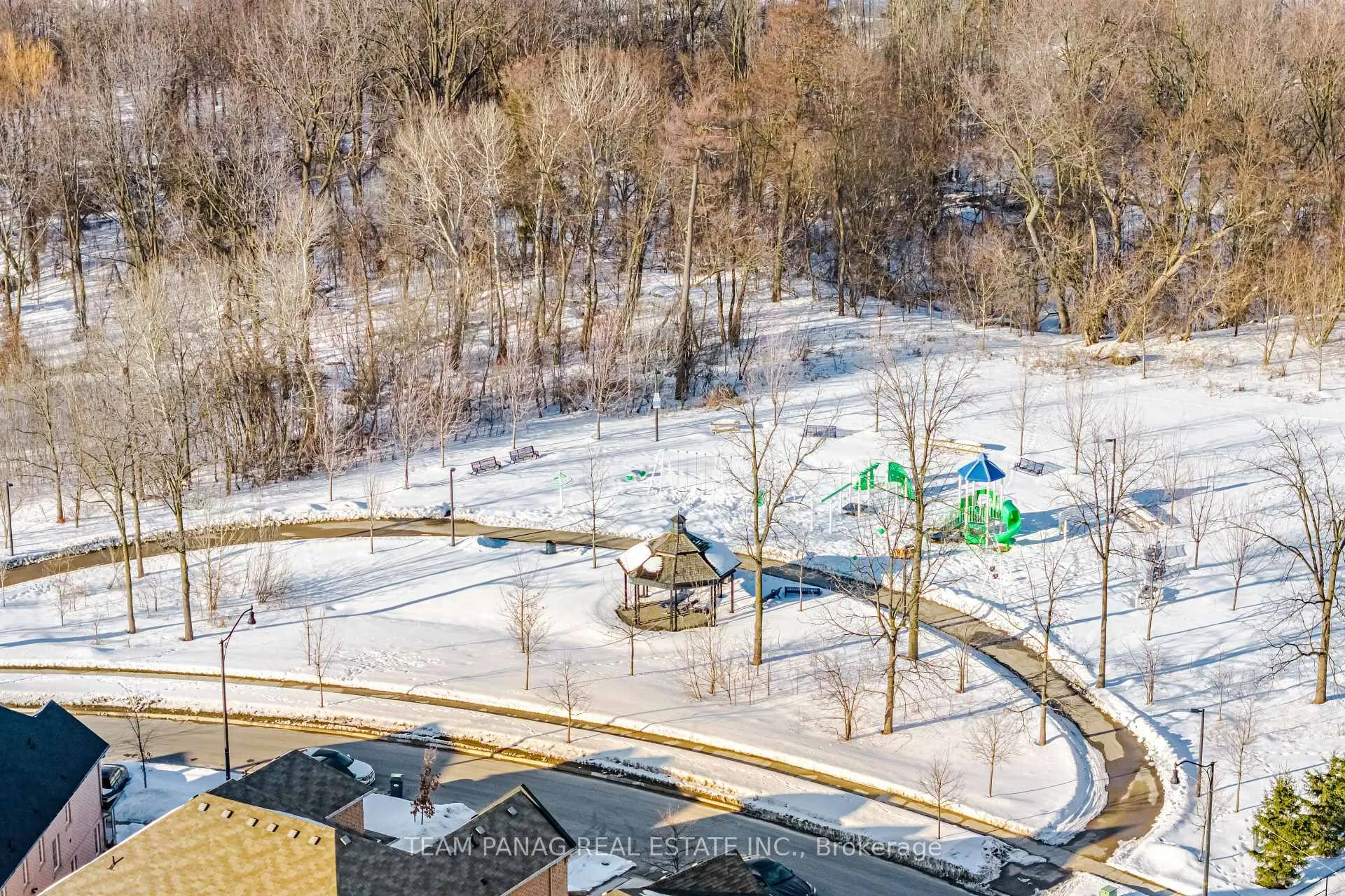 Photo 48 of 414 Royal West Drive, Brampton, Credit Valley — HOMEH
