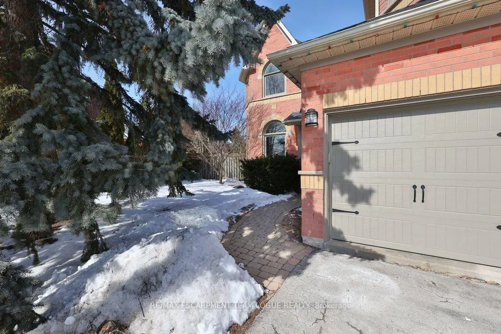Photo 3 of 4127 Bonavista Crescent, Burlington, Rose — HOMEH