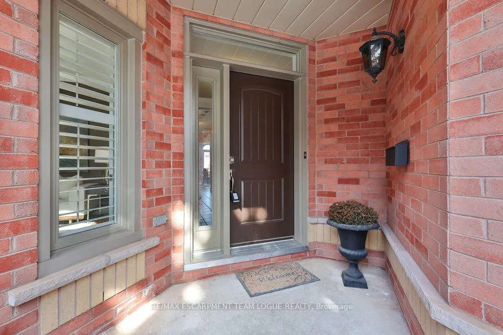Photo 4 of 4127 Bonavista Crescent, Burlington, Rose — HOMEH