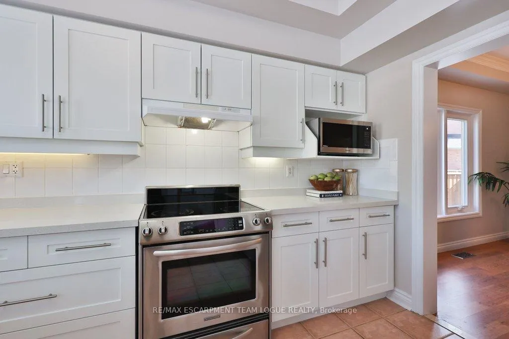 Photo 14 of 4127 Bonavista Crescent, Burlington, Rose — HOMEH