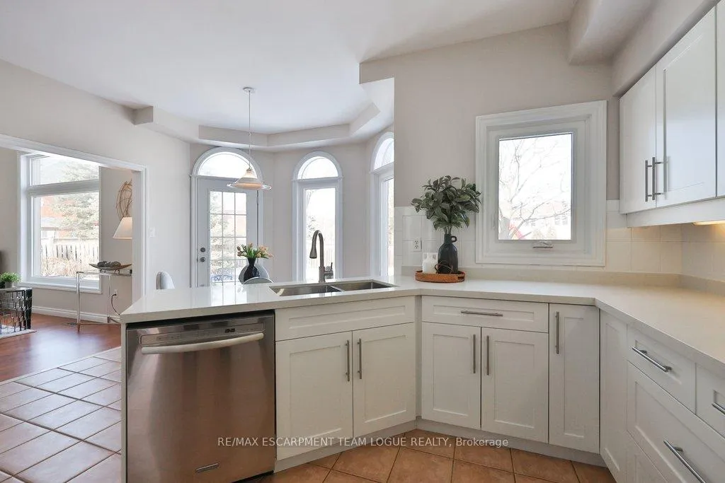 Photo 15 of 4127 Bonavista Crescent, Burlington, Rose — HOMEH