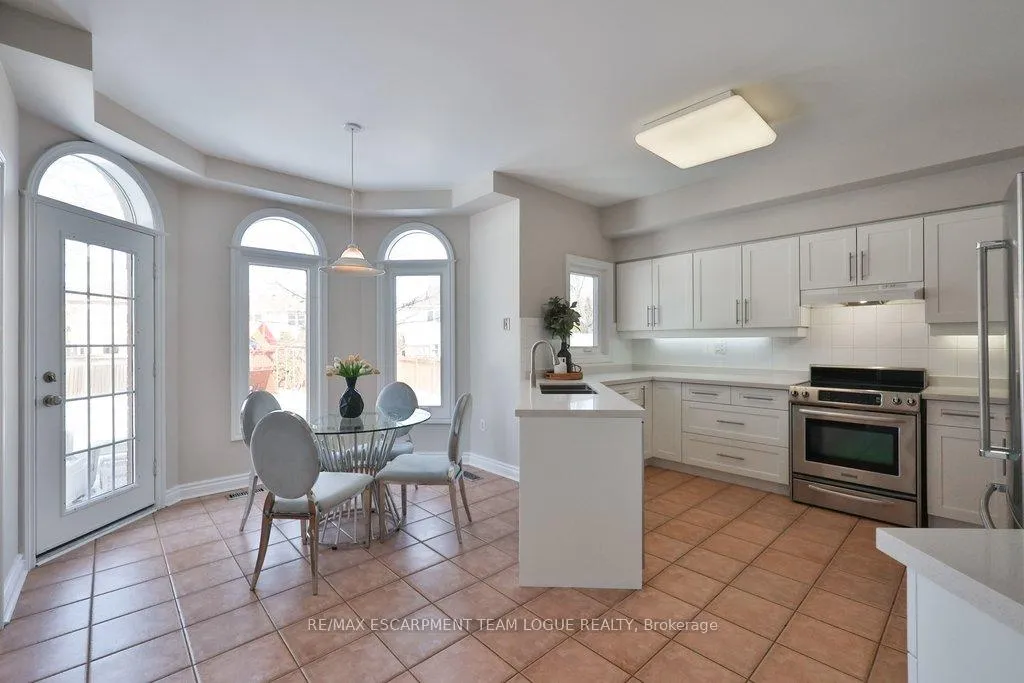 Photo 16 of 4127 Bonavista Crescent, Burlington, Rose — HOMEH