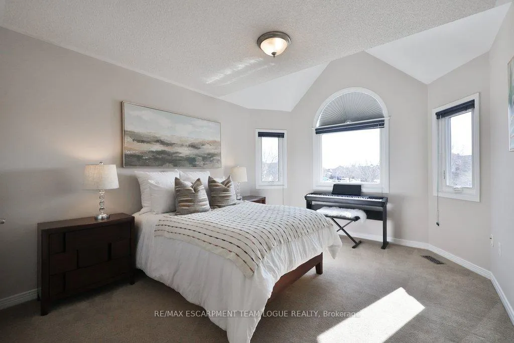 Photo 30 of 4127 Bonavista Crescent, Burlington, Rose — HOMEH