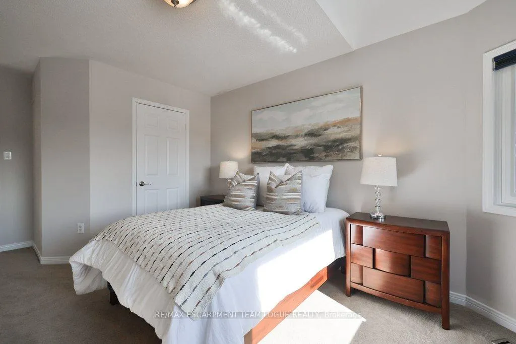Photo 31 of 4127 Bonavista Crescent, Burlington, Rose — HOMEH