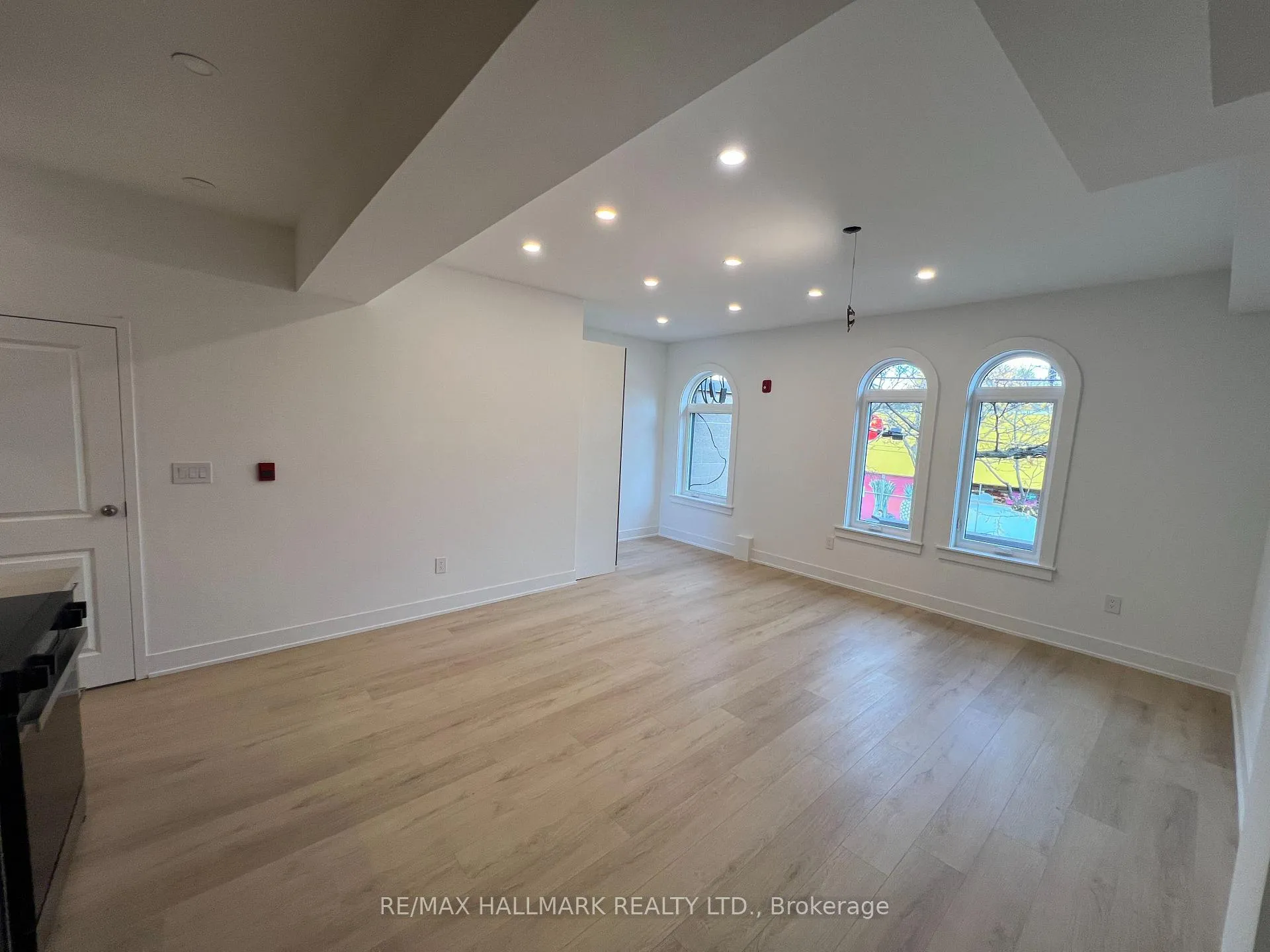 Photo 2 of Unit 2, 440 Parliament Street, Toronto, Moss Park — HOMEH