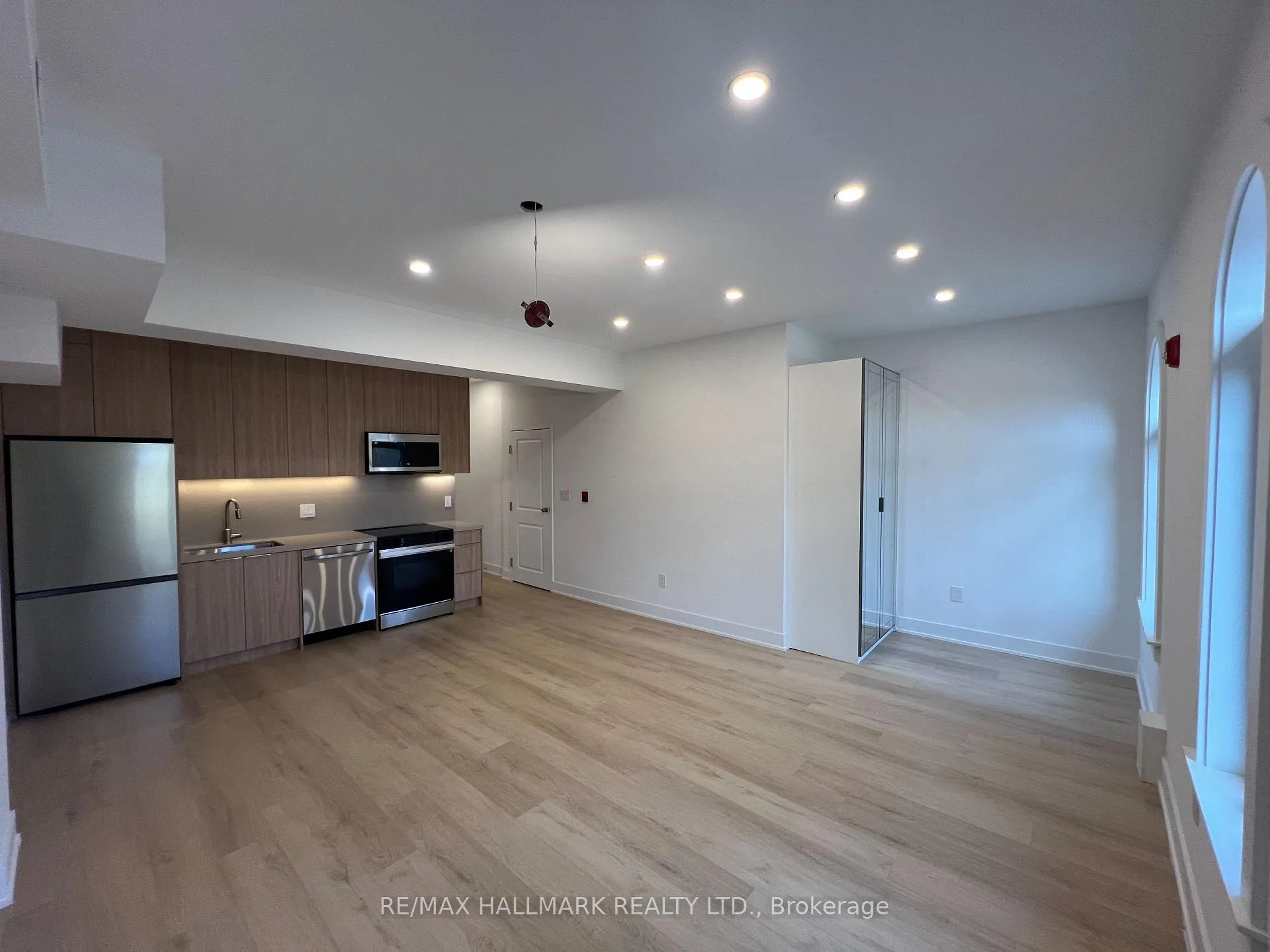 Photo 4 of Unit 2, 440 Parliament Street, Toronto, Moss Park — HOMEH