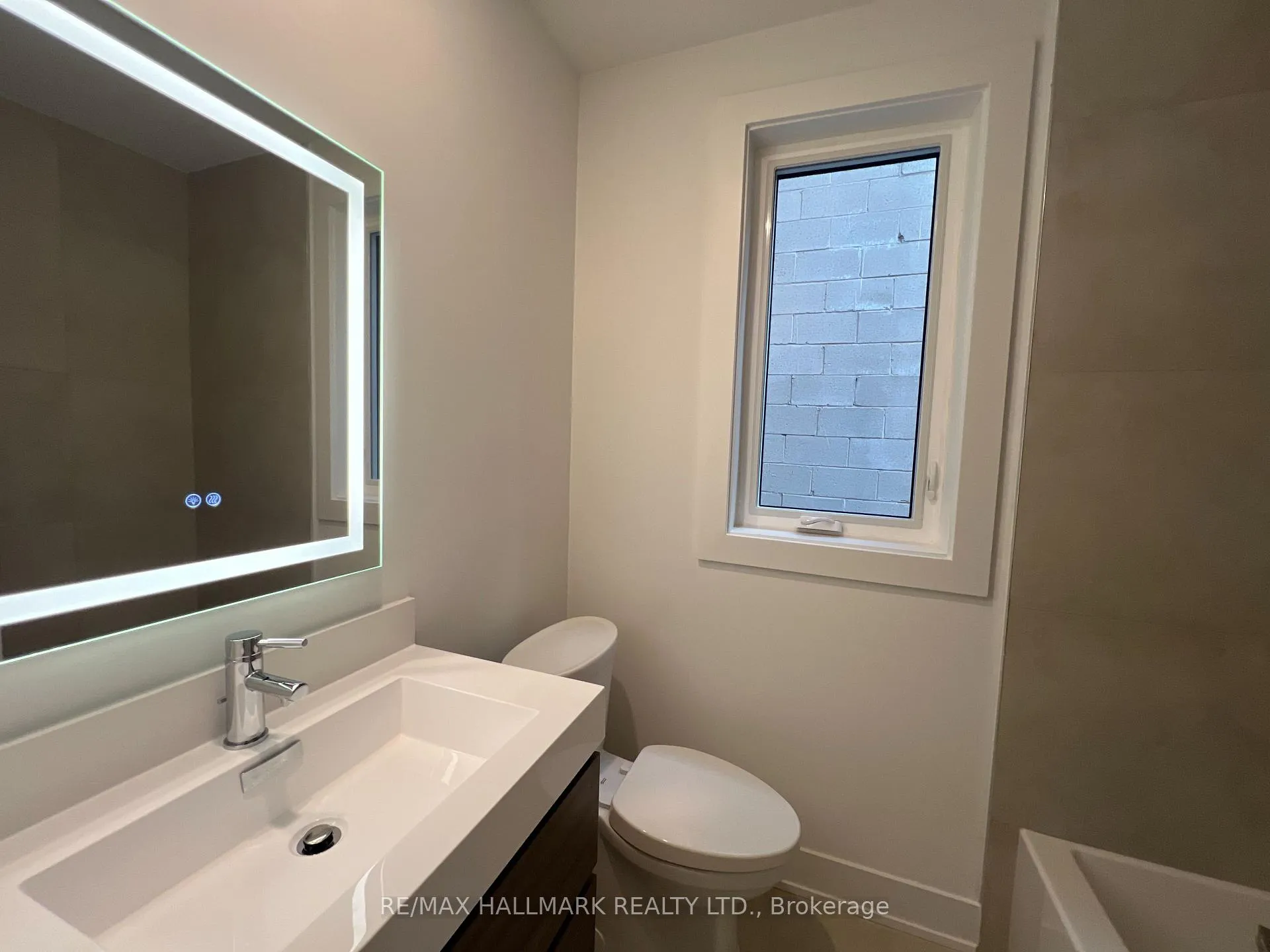 Photo 7 of Unit 2, 440 Parliament Street, Toronto, Moss Park — HOMEH