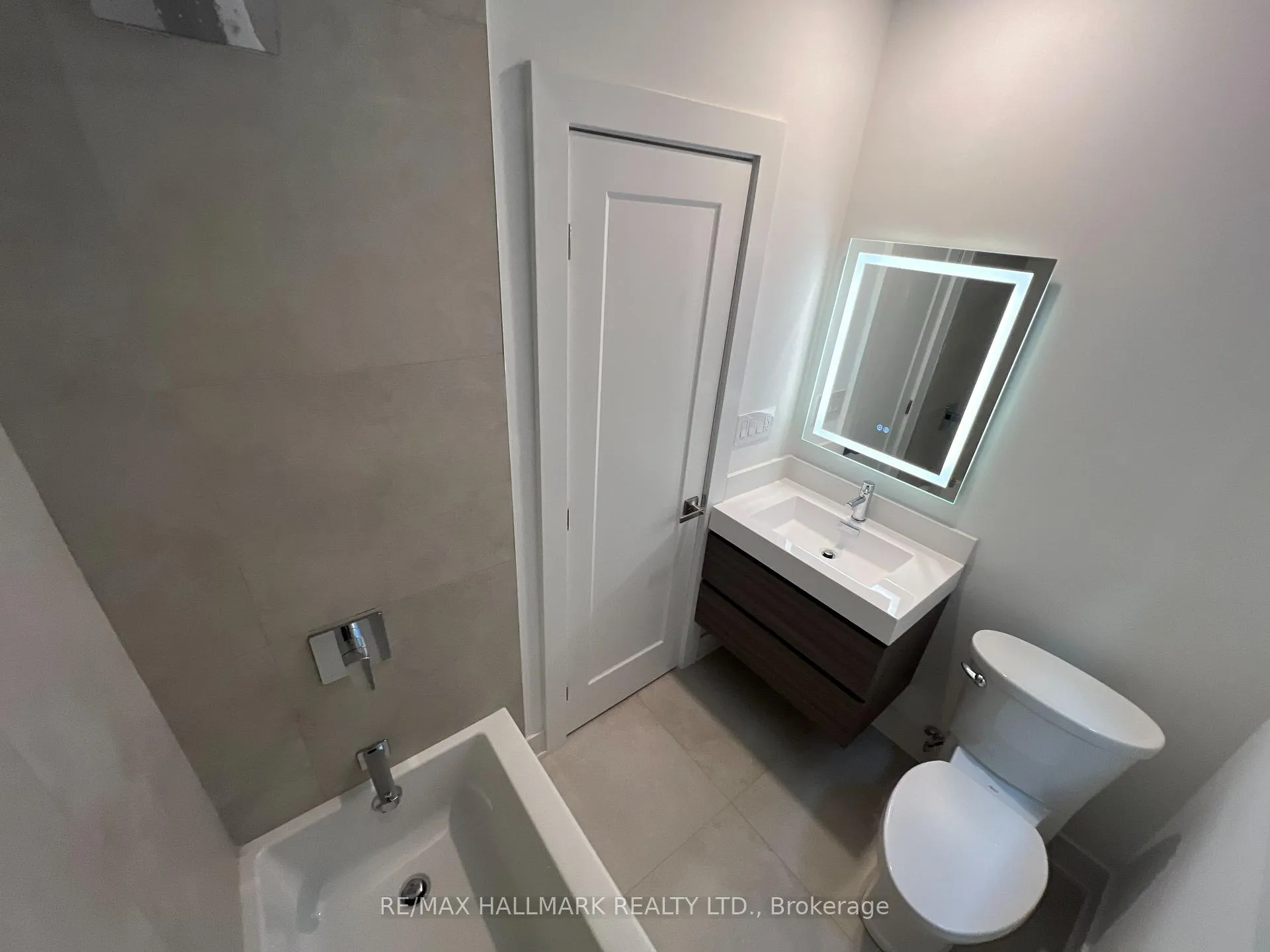 Photo 8 of Unit 2, 440 Parliament Street, Toronto, Moss Park — HOMEH