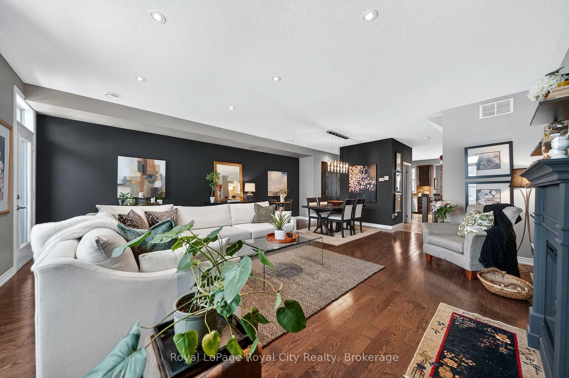 Photo 4 of 92 Cardigan Street, Guelph, Downtown — HOMEH
