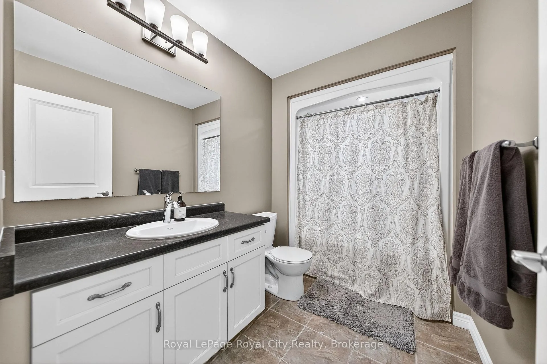 Photo 32 of 92 Cardigan Street, Guelph, Downtown — HOMEH