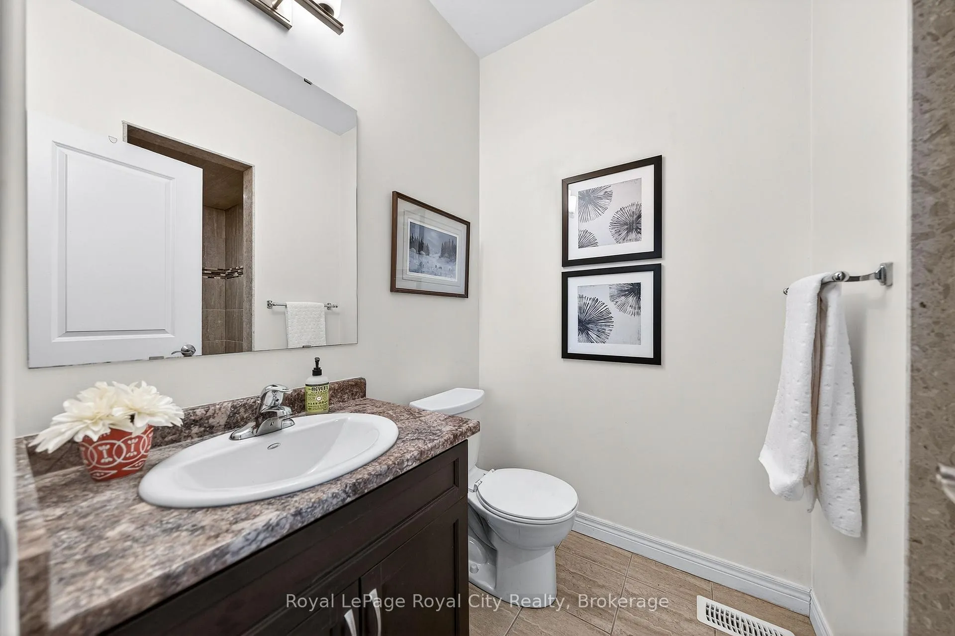 Photo 40 of 92 Cardigan Street, Guelph, Downtown — HOMEH
