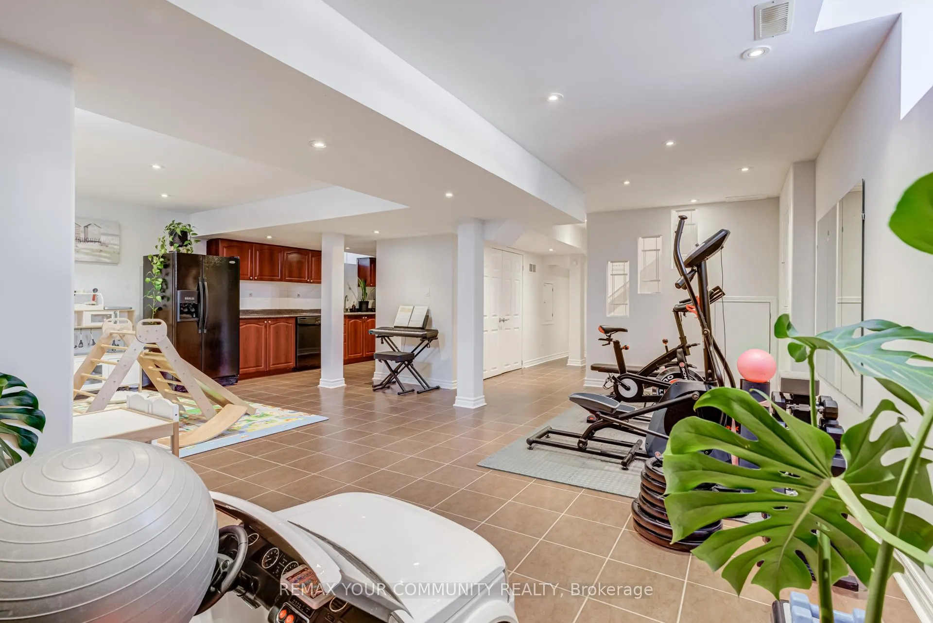 Photo 31 of 159 Golden Forest Road, Vaughan, Patterson — HOMEH