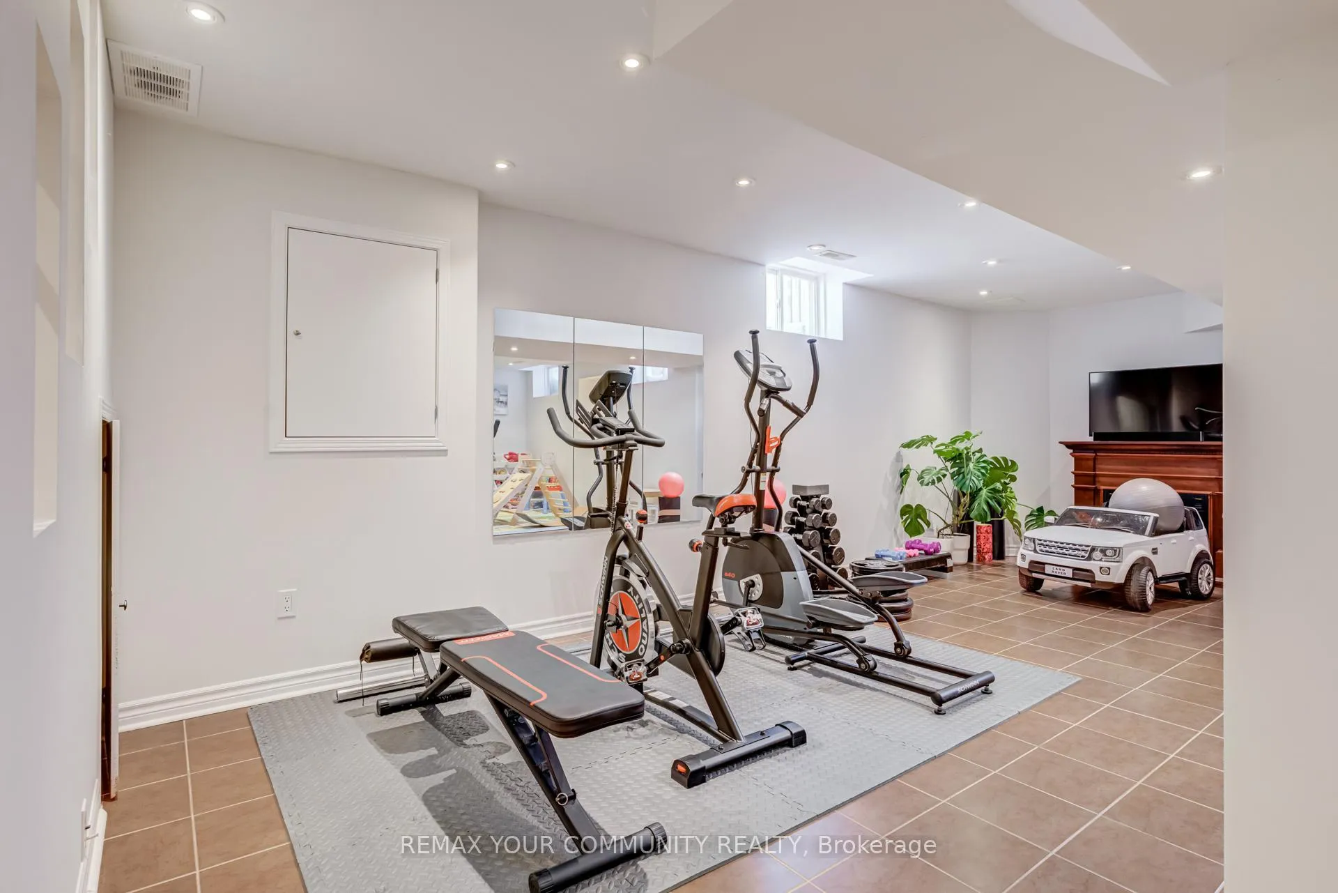 Photo 32 of 159 Golden Forest Road, Vaughan, Patterson — HOMEH