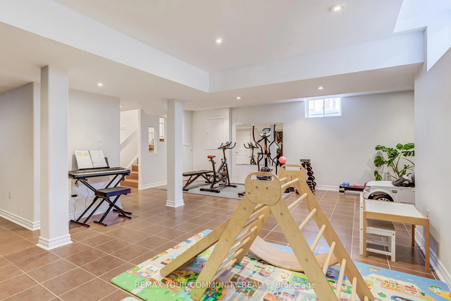 Photo 33 of 159 Golden Forest Road, Vaughan, Patterson — HOMEH