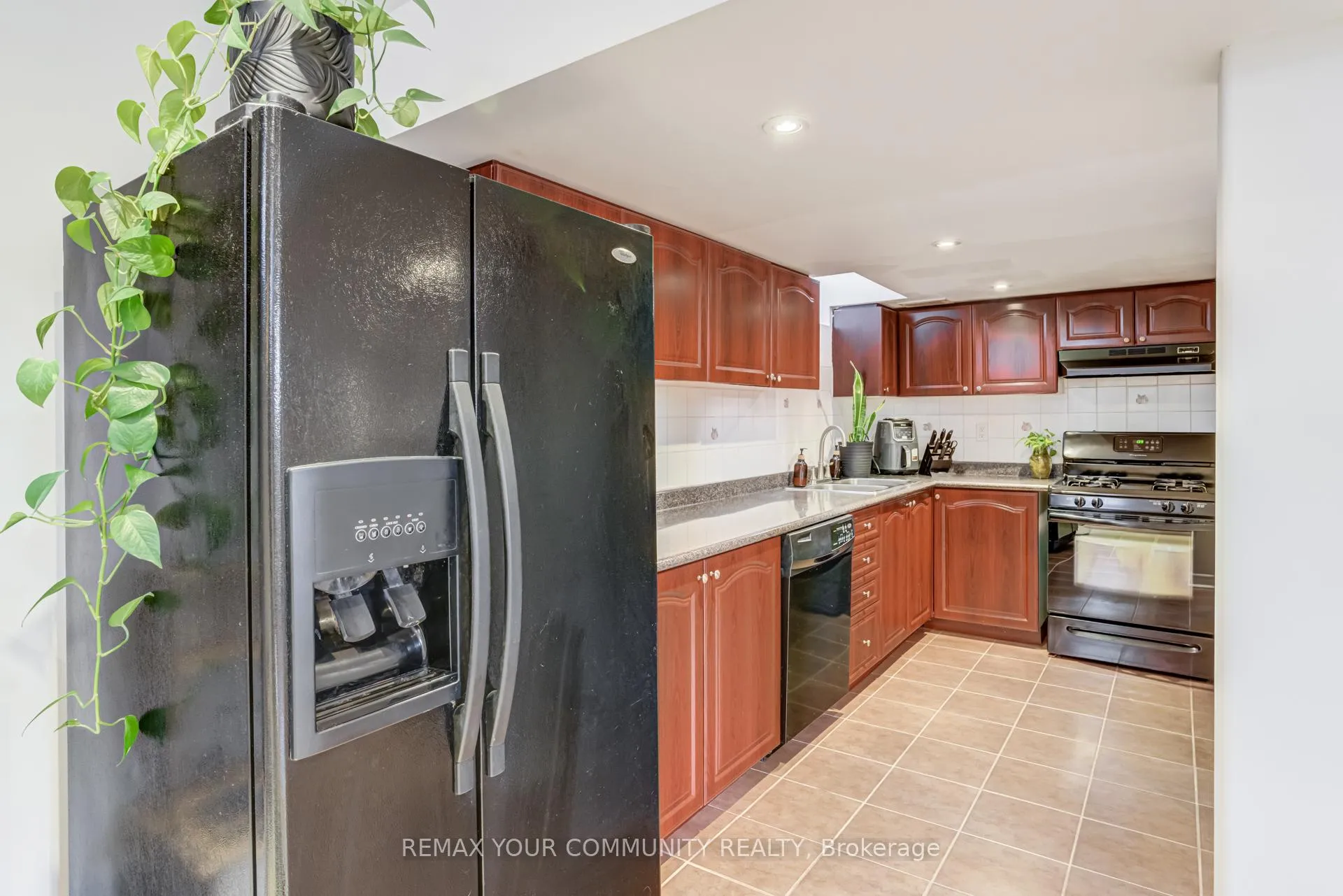 Photo 35 of 159 Golden Forest Road, Vaughan, Patterson — HOMEH