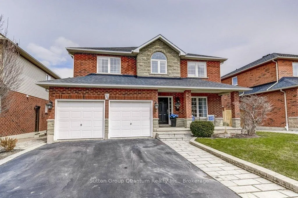 Photo 4 of 132 Eringate Drive, Hamilton, Stoney Creek Mountain — HOMEH