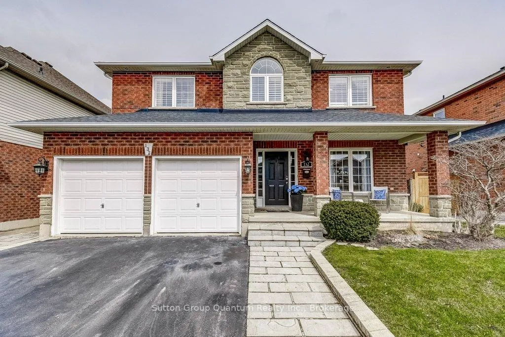 Photo 5 of 132 Eringate Drive, Hamilton, Stoney Creek Mountain — HOMEH
