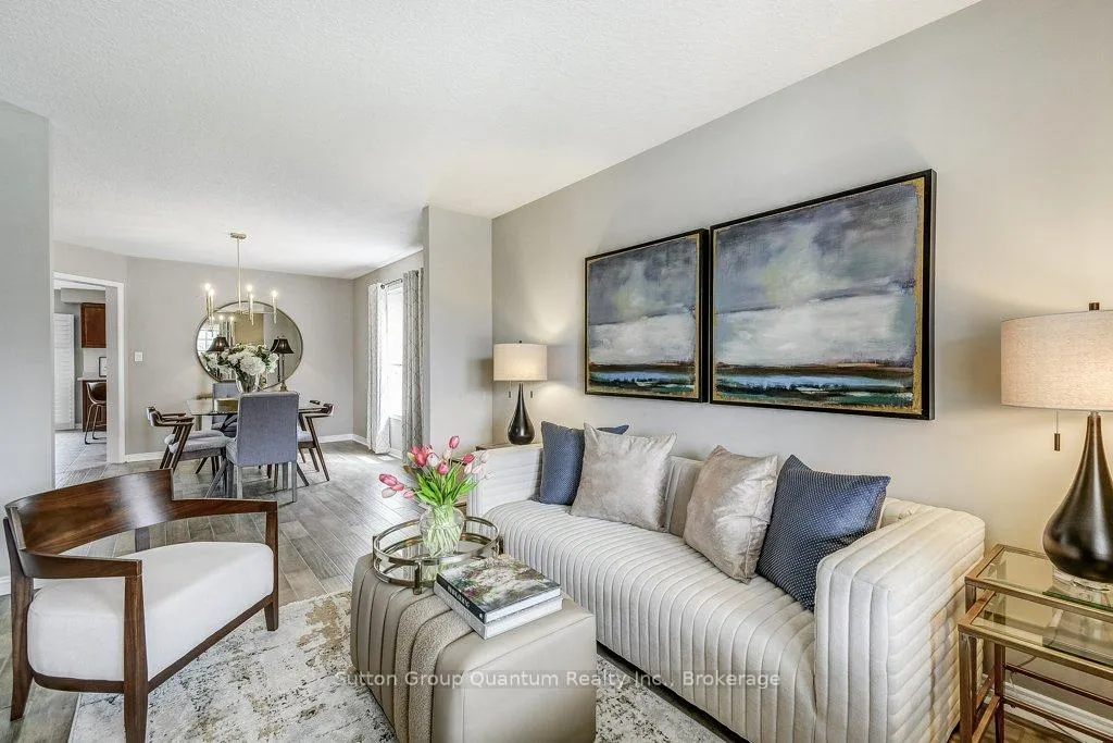 Photo 10 of 132 Eringate Drive, Hamilton, Stoney Creek Mountain — HOMEH