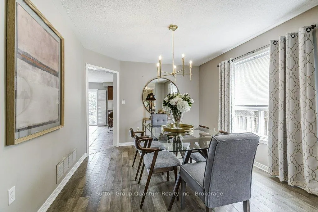 Photo 11 of 132 Eringate Drive, Hamilton, Stoney Creek Mountain — HOMEH