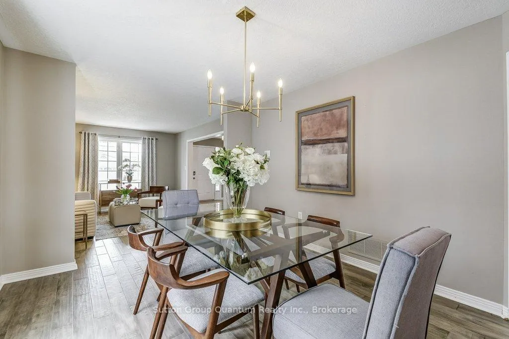 Photo 12 of 132 Eringate Drive, Hamilton, Stoney Creek Mountain — HOMEH