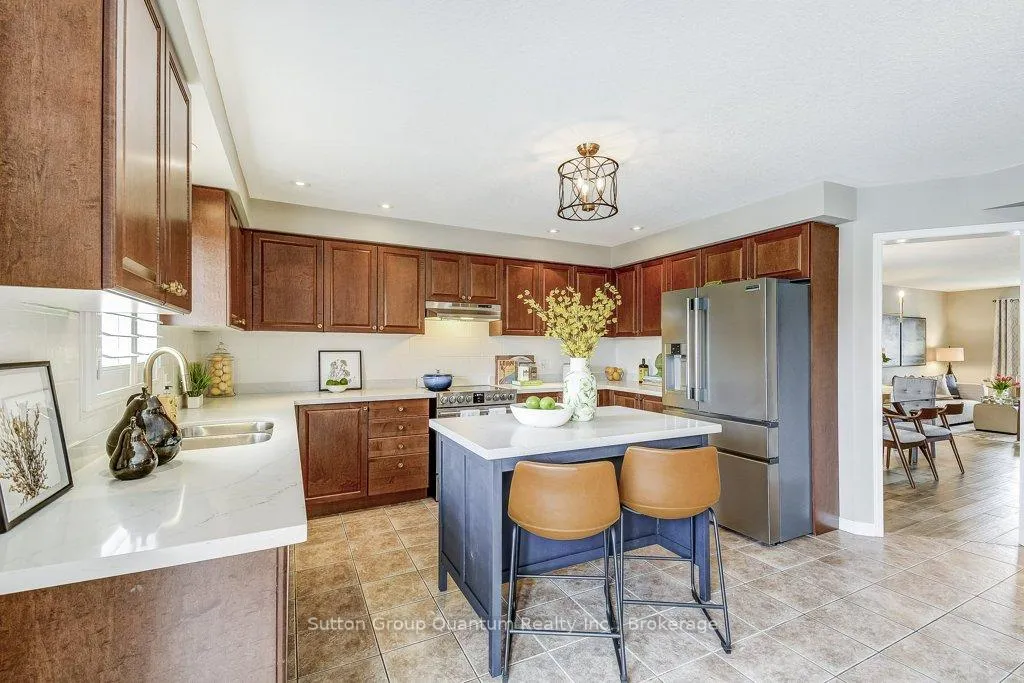 Photo 14 of 132 Eringate Drive, Hamilton, Stoney Creek Mountain — HOMEH