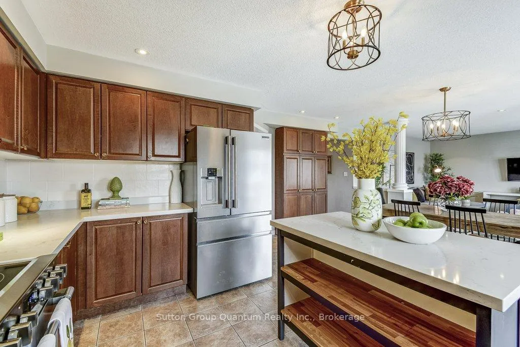 Photo 16 of 132 Eringate Drive, Hamilton, Stoney Creek Mountain — HOMEH