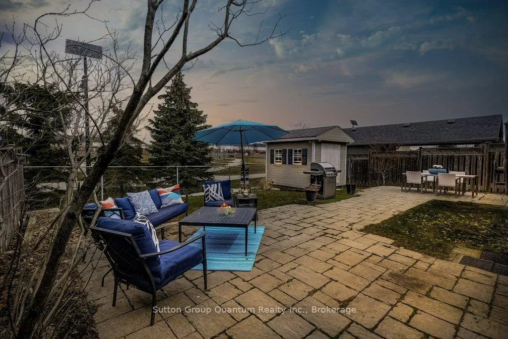 Photo 42 of 132 Eringate Drive, Hamilton, Stoney Creek Mountain — HOMEH