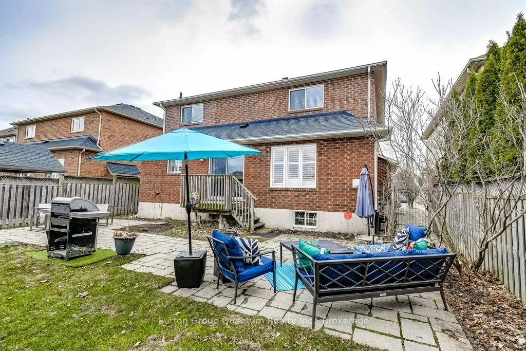 Photo 44 of 132 Eringate Drive, Hamilton, Stoney Creek Mountain — HOMEH