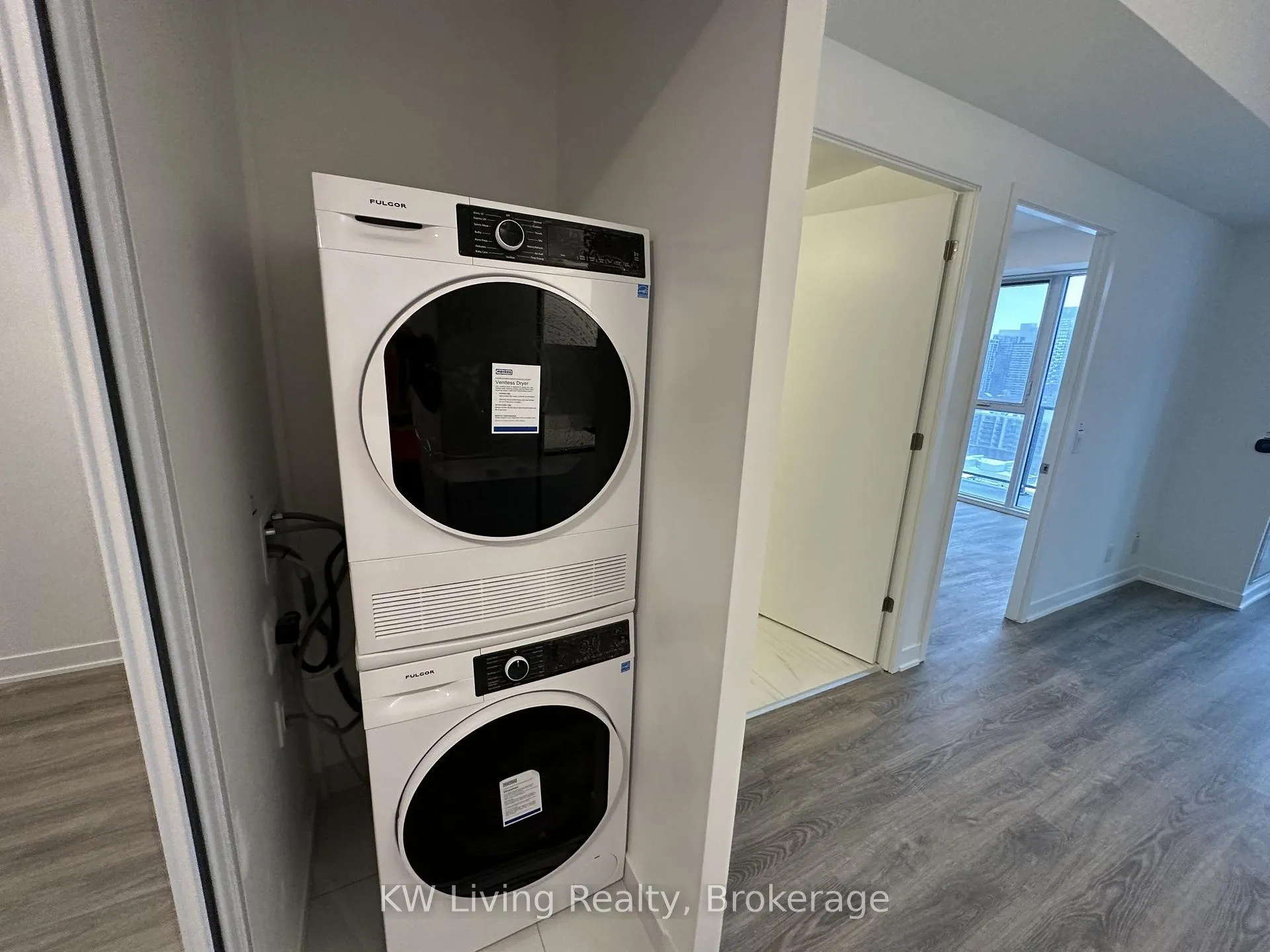 Photo 3 of Unit 1201, 180 Front Street E, Toronto, Moss Park — HOMEH