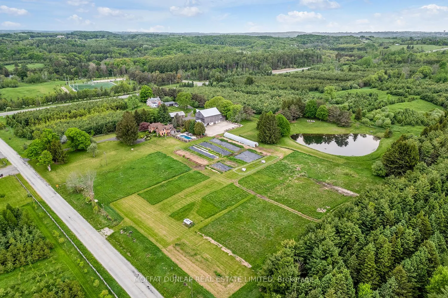 Photo 39 of 2052 Highpoint Side Road, Caledon, Alton — HOMEH