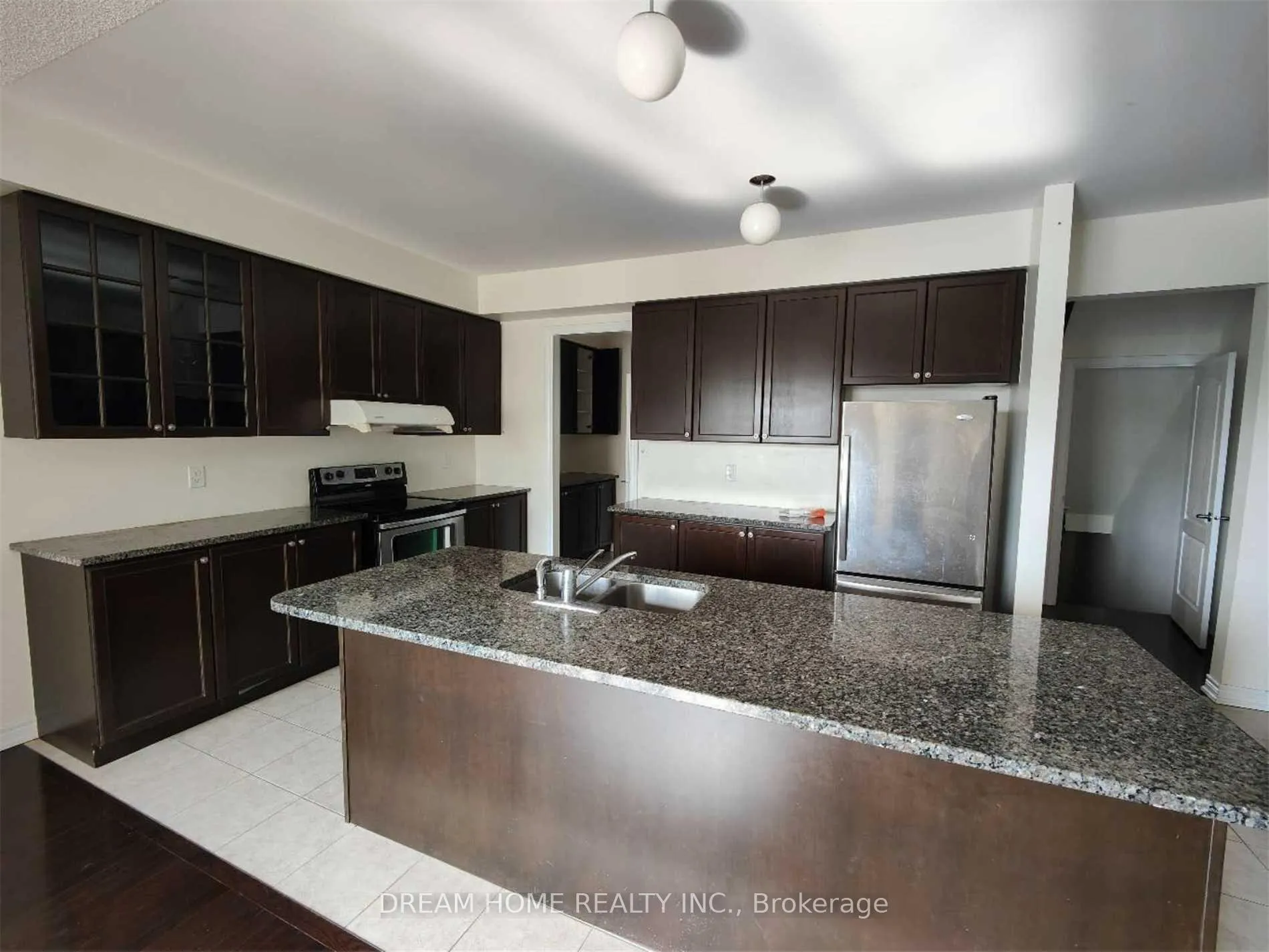 Photo 12 of 10587 Woodbine Avenue, Markham, Cathedraltown — HOMEH